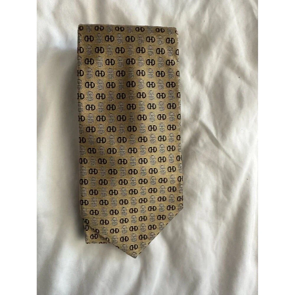 Brooks Brothers 346 Pure Silk Tie Gold Beige Black Geometric Pattern Made in USA